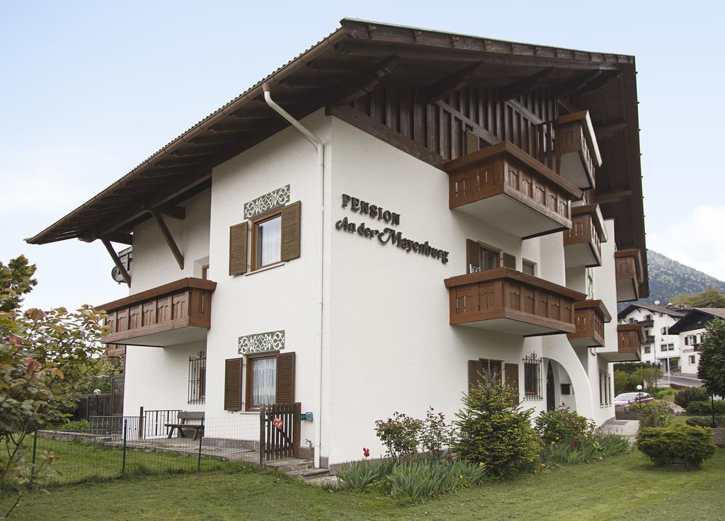 Pension An Der Mayenburg Vollan Buitenkant foto
